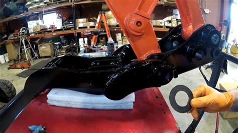 Attaching A Quick Coupler Onto A Kubota Excavator Youtube