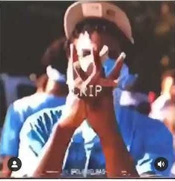 Crip gang hand sign 💙 - YouTube
