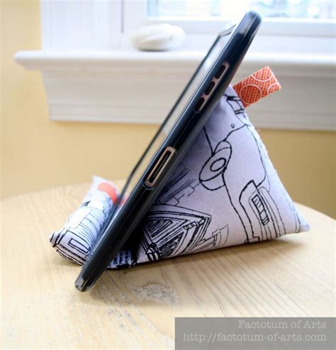 Ipadstand Sewing Tutorials Small Sewing Projects Diy Phone Stand