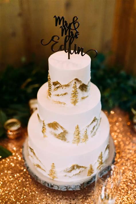 25 Outdoor Wedding Cake Ideas for the Outdoorsy Couple | Mountain wedding cake, Winter wedding ...