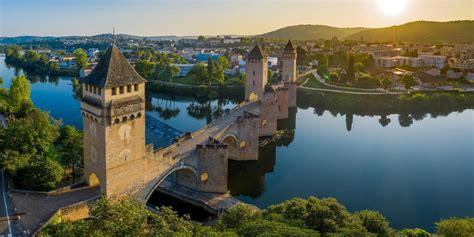 Cahors Ville Dart Et Dhistoire Dans La Vallée Du Lot