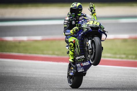 Resmi Valentino Rossi Teken Kontrak Dengan Petronas Yamaha SRT Untuk