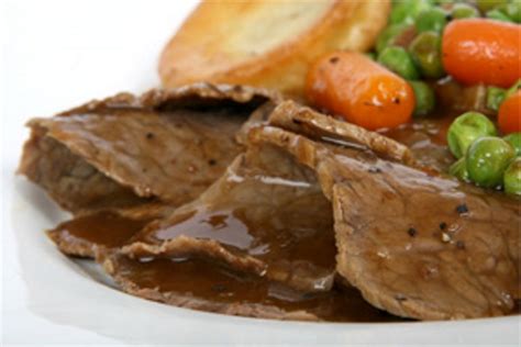 Sliced Roast Beef & Gravy – 3 lb Pan – FROZEN