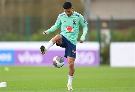 Confira galeria de fotos do primeiro treino da Seleção Brasileira sob o