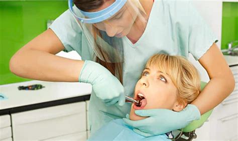 How To Care For Your Teeth After A Tooth Extraction