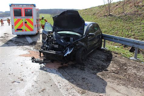 API TH Mehrere Verletzte Personen Nach Unfall Auf Der Autobahn 9