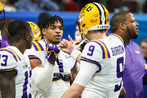 How LSU Football's Joe Burrow Has Helped Ja'Marr Chase Adjust to Mental Side of First NFL ...