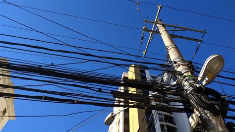 Furto de fios e cabos elétricos afeta iluminação pública em SP e