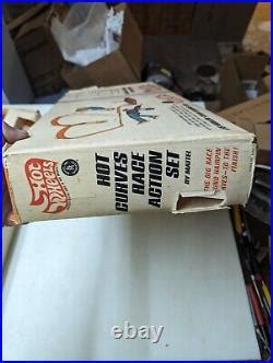 Car Track Set Vintage S Hot Wheels HOT Curves Race Action INCOMPLETE Track Set NO Car