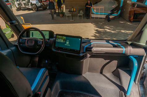 Rivian Edv All About Electric Vans For Amazon And Beyond