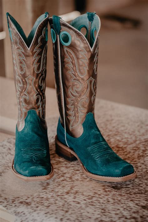 Futurity Boon Western Boot By Ariat Turquoise Rough Out And Gold Size