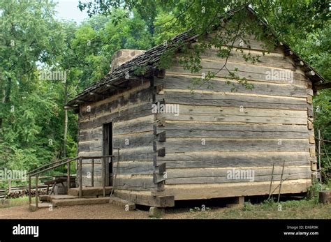 Abraham lincoln log cabin hi-res stock photography and images - Alamy