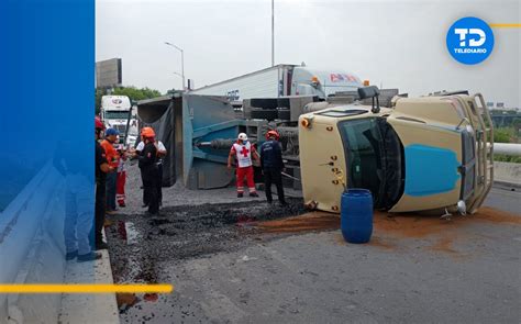 Chofer se salva de morir tras volcadura en Guadalupe Nuevo León