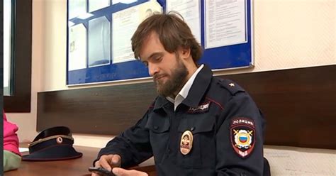 Задержанного в полицейской форме участника Pussy Riot Верзилова отпустили домой