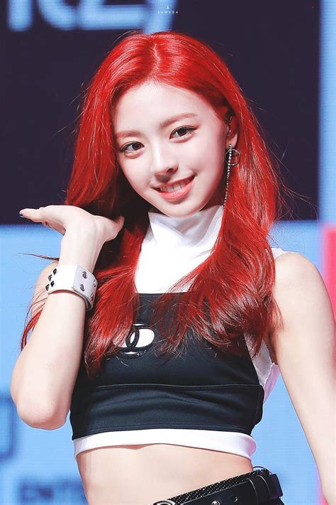 287 About Itzy Yuna Itzy Hd Phone Wallpaper Pxfuel