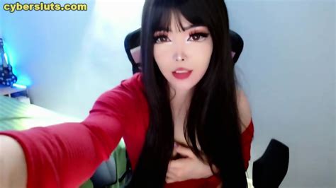 Pretty Asian Babe Temptress Naughty Tease Live