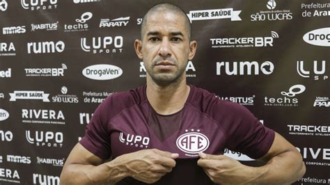 Zagueiro Sandoval Est De Volta Ferrovi Ria Portal Morada