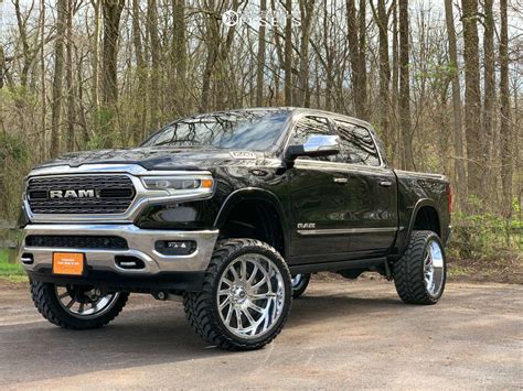 2019 Ram 1500 With 24x12 44 Hardcore Offroad Hc15 And 35 13 5R24