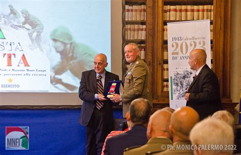 Presentato Il Calendaesercito A Testa Alta