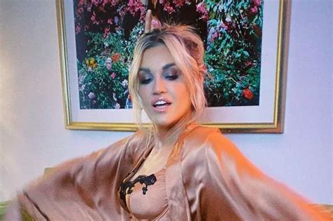 Pussycat Doll Ashley Roberts Sends Temperatures Soaring With Sultry Lingerie Snaps Daily Star