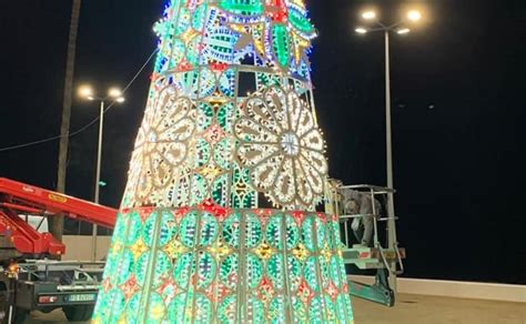 Agrigento A San Leone Un Albero Di Natale Di Luminarie Firetto