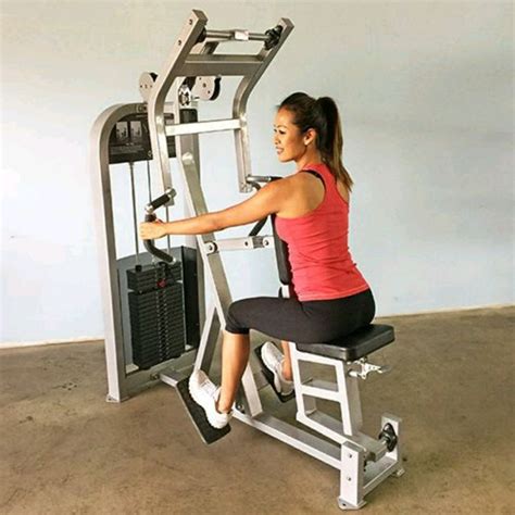 Seated Row Machine by Roxxi Franklin - Exercise How-to - Skimble