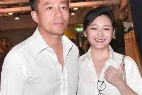 汪小菲和孩子相见就如出差回家一样，疼爱孩子的父亲谁也代替不了寄居蟹爸爸小玥