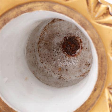 Proantic: Un Rare Vase En Porcelaine De Russie, Doré Et Peint De Styl