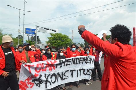 Potret Aksi BEM FH Unhas Tolak Amandemen Konstitusi Identitas Unhas