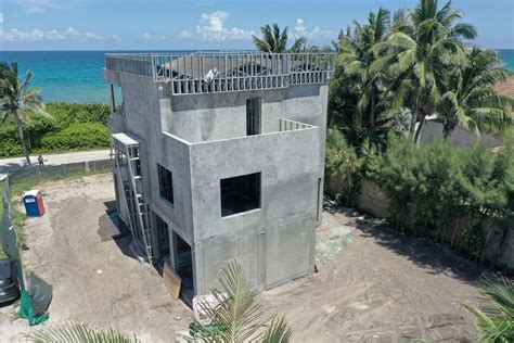 Hurricane-Resistant House Building in Florida - Spray Rock