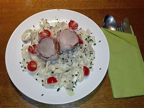 Schweinefilet Auf Tagliatelle Mit Gorgonzola Pilz Sauce Von Cherylein