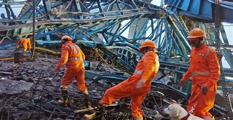 Crane Collapse Kills 16 Workers In Indias Maharashtra State Virgin Radio Dubai