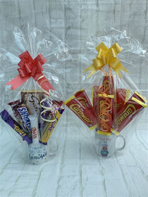 Father’s Day chocolate mugs | Bouquet diy gift, Chocolate bouquet diy ...