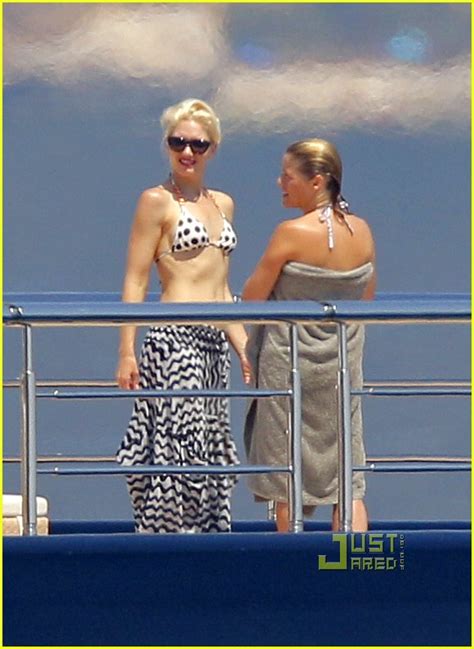 7 Hot Sexy Gwen Hill Bikini Pics