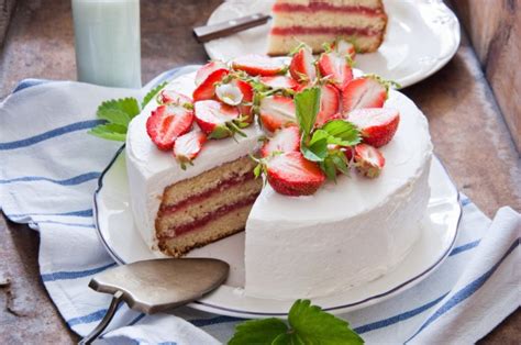 Torta De Vainilla Con Fresas