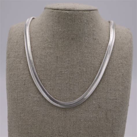 Collier plat maille serpentine articulée