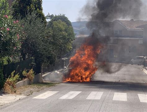 Staffolo Paura Per Unauto Avvolta Dalle Fiamme