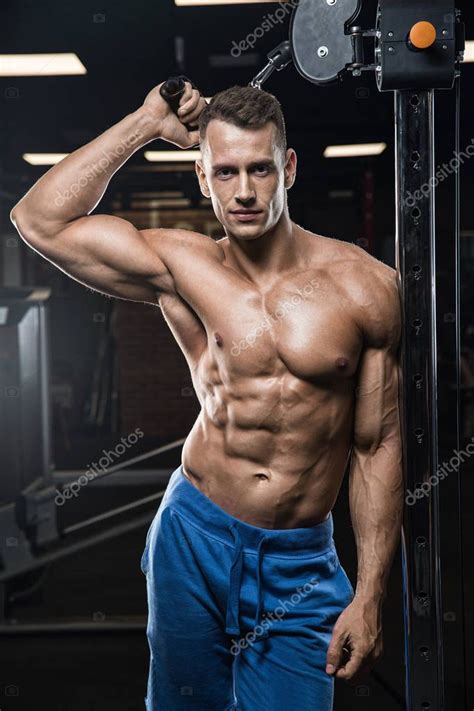 Muscle Gay Men Kiss Aygagas