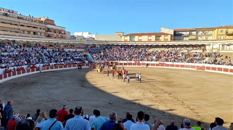 Trofeos De La Feria De Linares Ja N Taurino