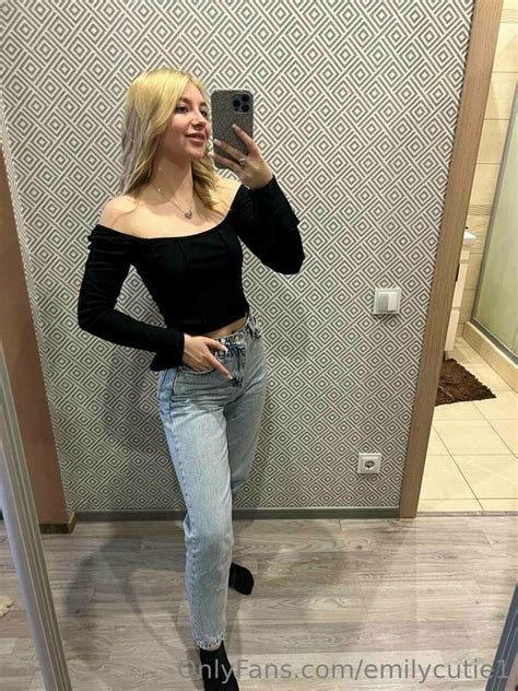 Emilycutie Emilycutie Nude Leaks OnlyFans OnlyFans Fapellino