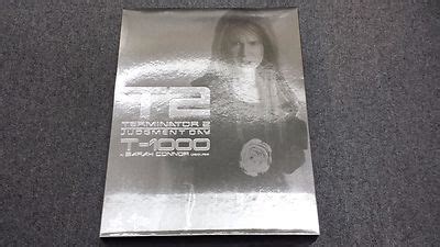 Hot Toys MMS 125 Terminator 2 Judgment Day Sarah Connor Disguise Linda