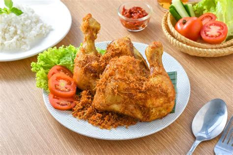 Bangga! Ayam Goreng Khas Indonesia Jadi Fried Chicken Dishes Terbaik di ...