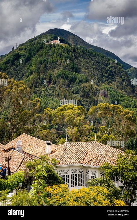 El Cerro de Guadalupe desde el Cerro de Monserrate Bogotá Colombia