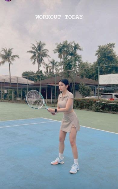 Potret Maria Vania Main Tenis Sambil Pamer Body Seksi Sukses Bikin