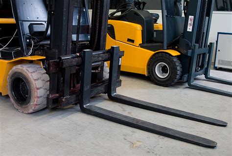 What Are The Advantages And Disadvantages Of Using Autonomous Forklifts Large Lift Truck