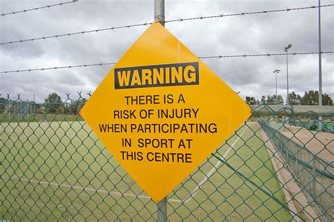 50 Of The Funniest Warning Signs Ever Spotted Funny Warning Signs
