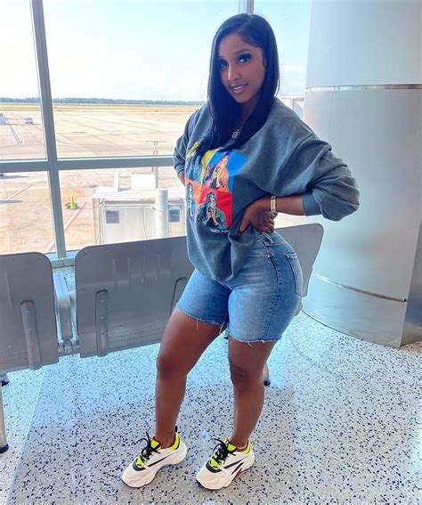 www.bold-beautiful.com on Instagram: “Airport fits are important 😝