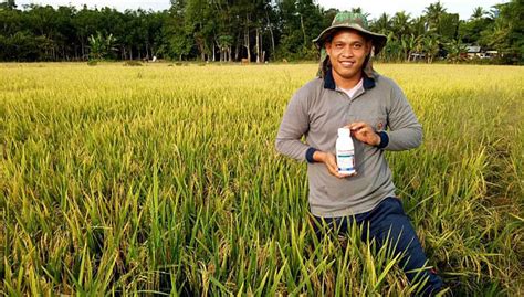 Pertanian Moden Di Malaysia Mengajar Petani Menggunakan Peralatan