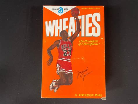 Lot MICHAEL JORDAN WHEATIES BOX