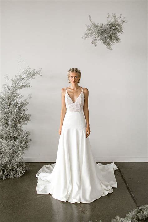 Tara LaTour Isle Sample Wedding Dress Save 48 Modern Bridal Gowns